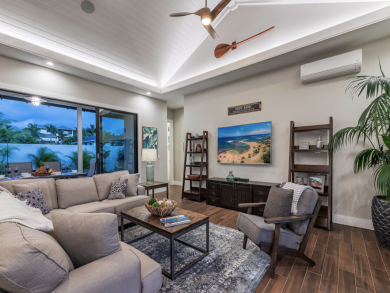 Kauai Luxury At Its Finest Walk to Beaches Six Bedrooms